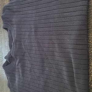Black sweater like men's top short sleve